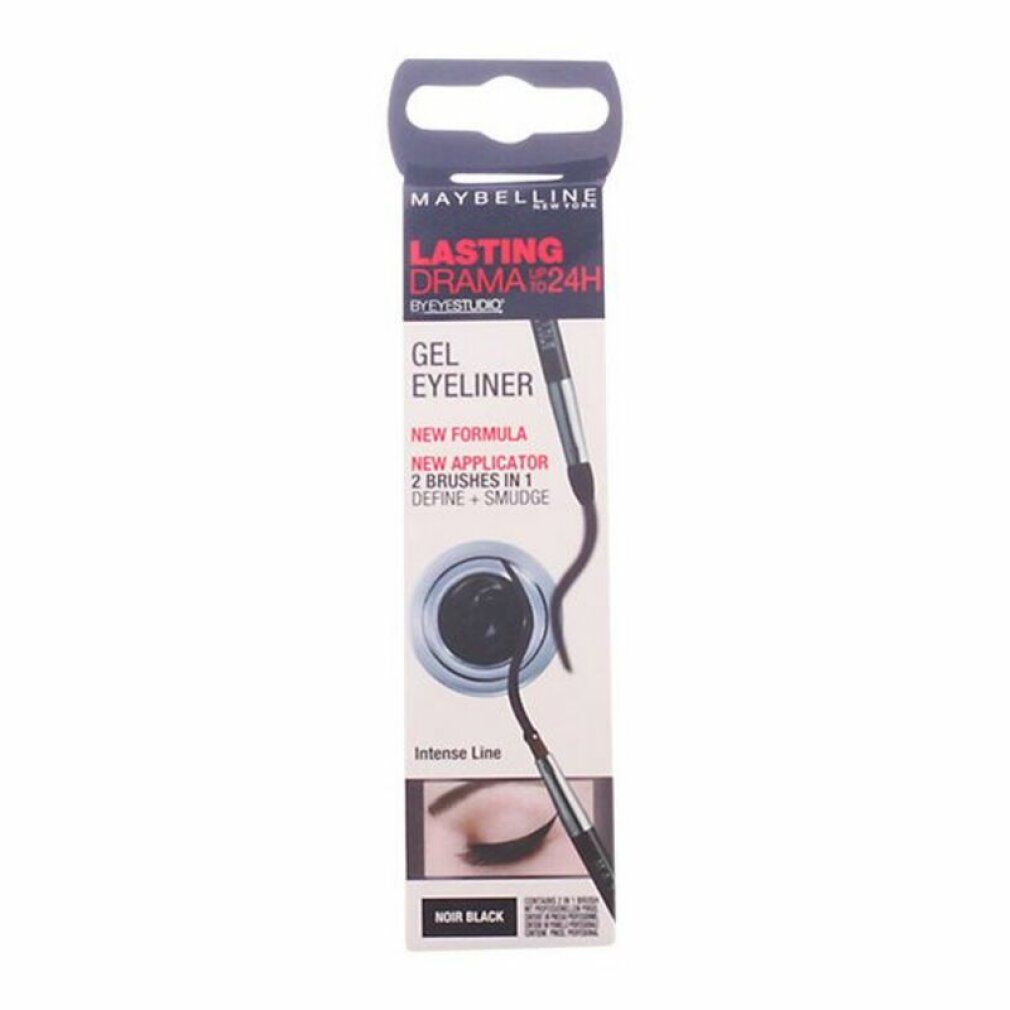 Verpakking met zwarte gel eyeliner en applicator. Merk Maybelline New York. Tekst: Lasting Drama 24H.