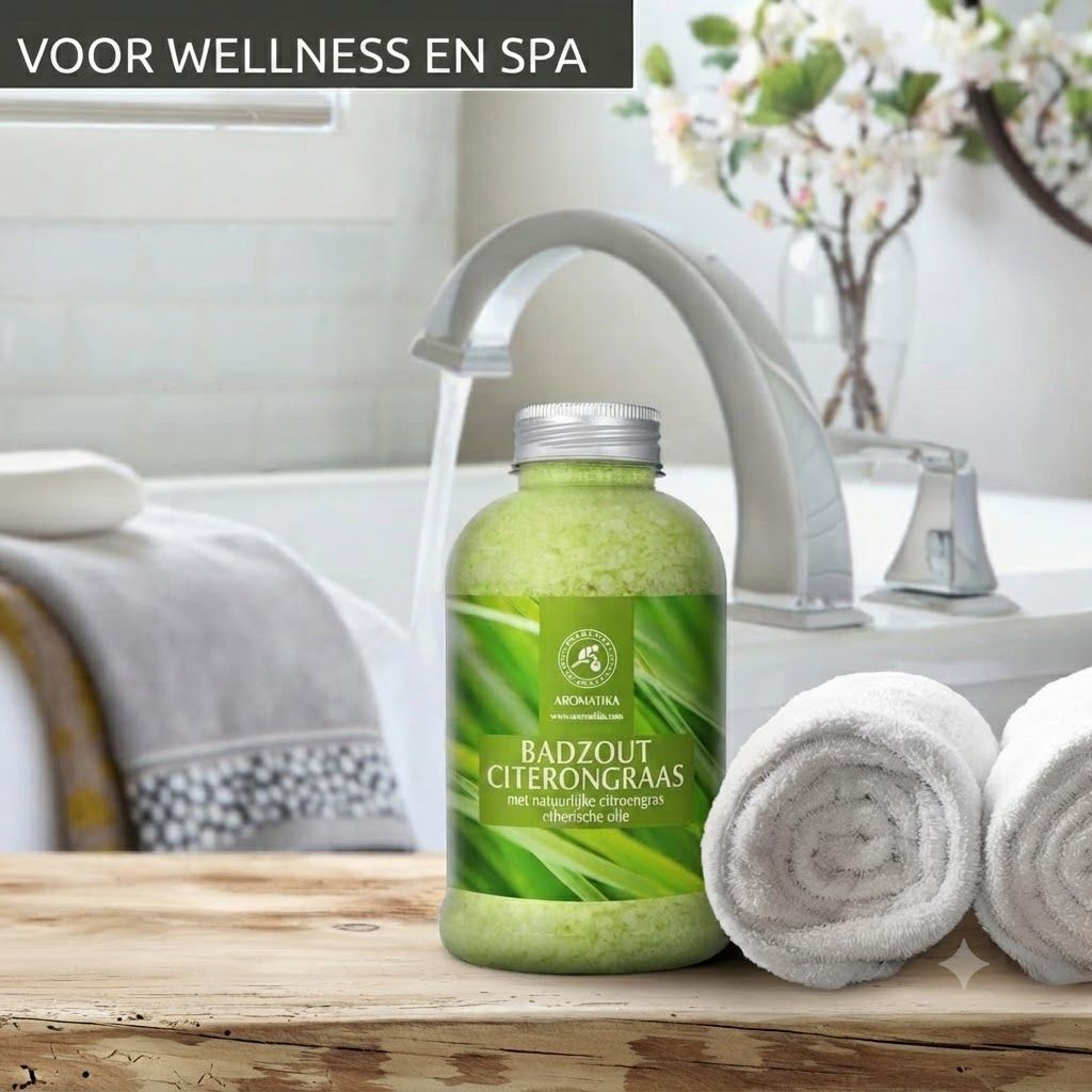 Groen badzout met citroengras in een doorzichtige fles met zilveren dop.