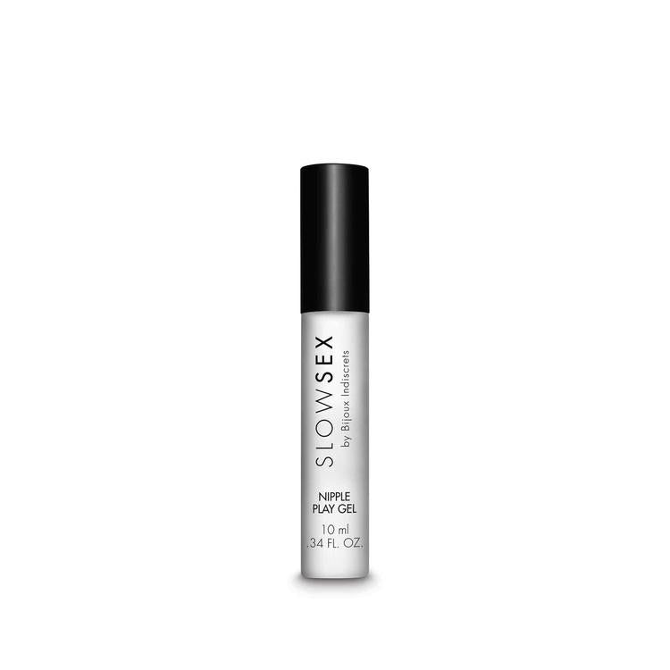 Gel transparent à bouchon noir. Inscription : SLOW SEX, Nipple Play Gel, 10 ml.