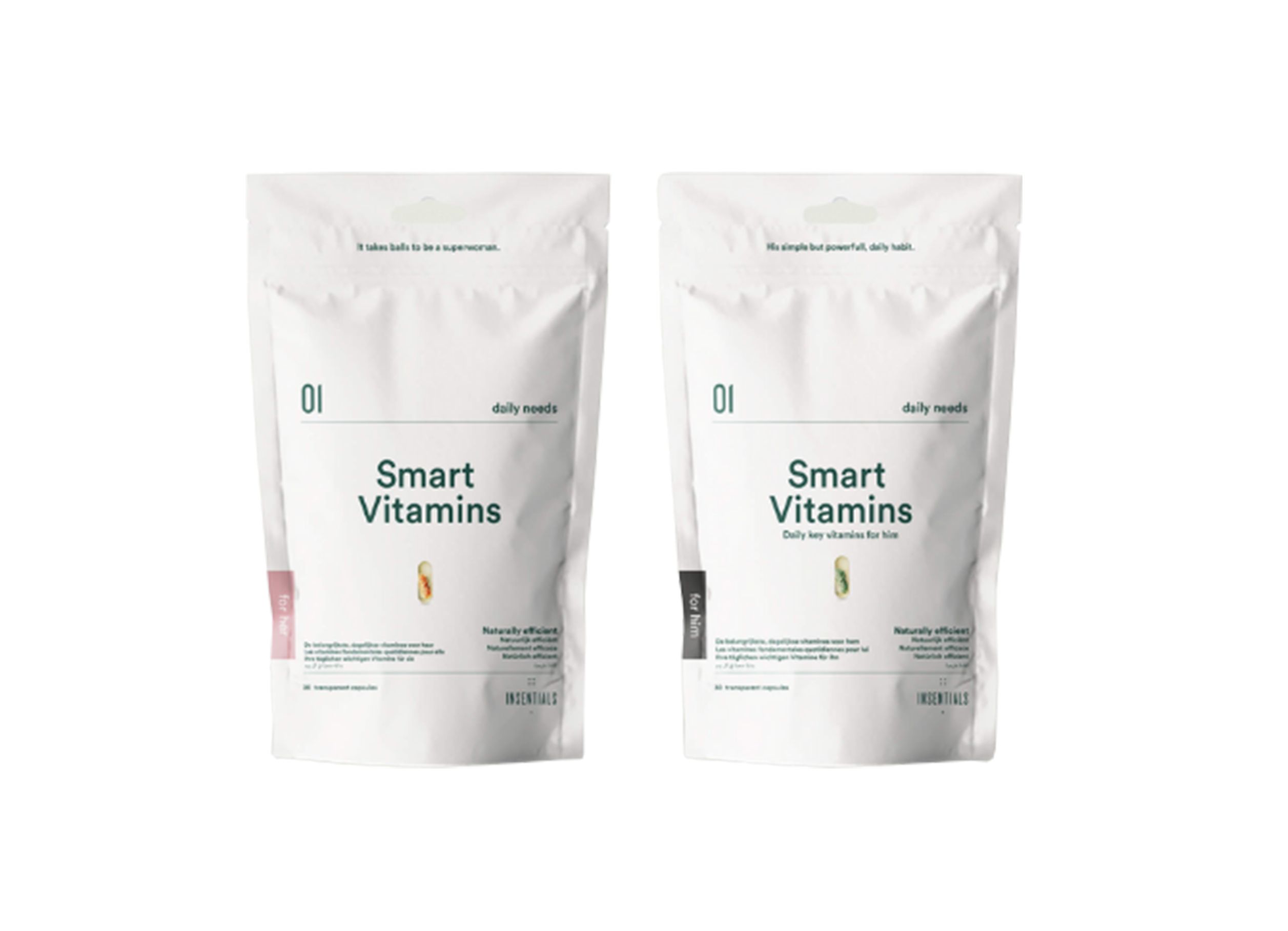 Deux sachets blancs avec "Smart Vitamins". Inscriptions vertes et roses. "Daily results" et "01" sont visibles.