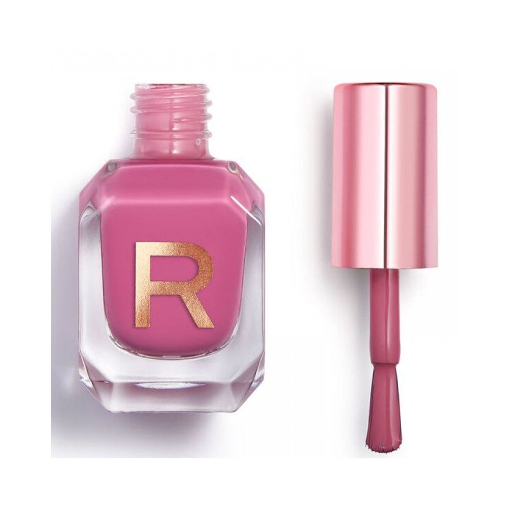 Roze nagellakfles met helder glas en gouden "R"-logo. Applicator ernaast afgebeeld.