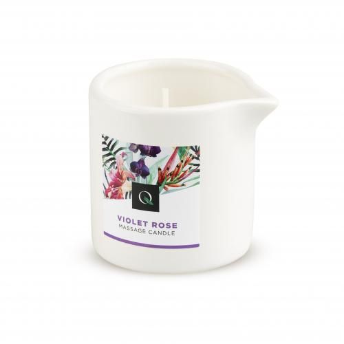Witte keramische houder met schenktuit en kaars. Sticker met bloemenpatroon en tekst: Violet Rose Massage Candle.