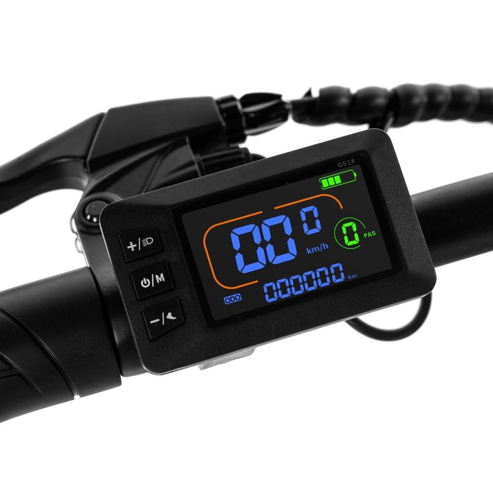 Gros plan sur l'écran d'un vélo électrique. L'écran affiche la vitesse, l'état de la batterie et d'autres informations.