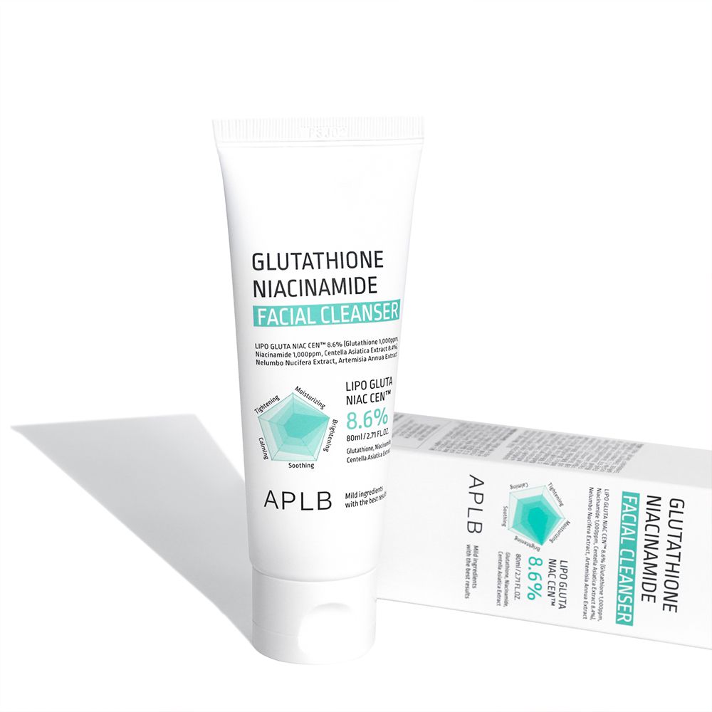 Tube et boîte du nettoyant visage. Contient 8,6% Lipo Gluta Niac Cen.