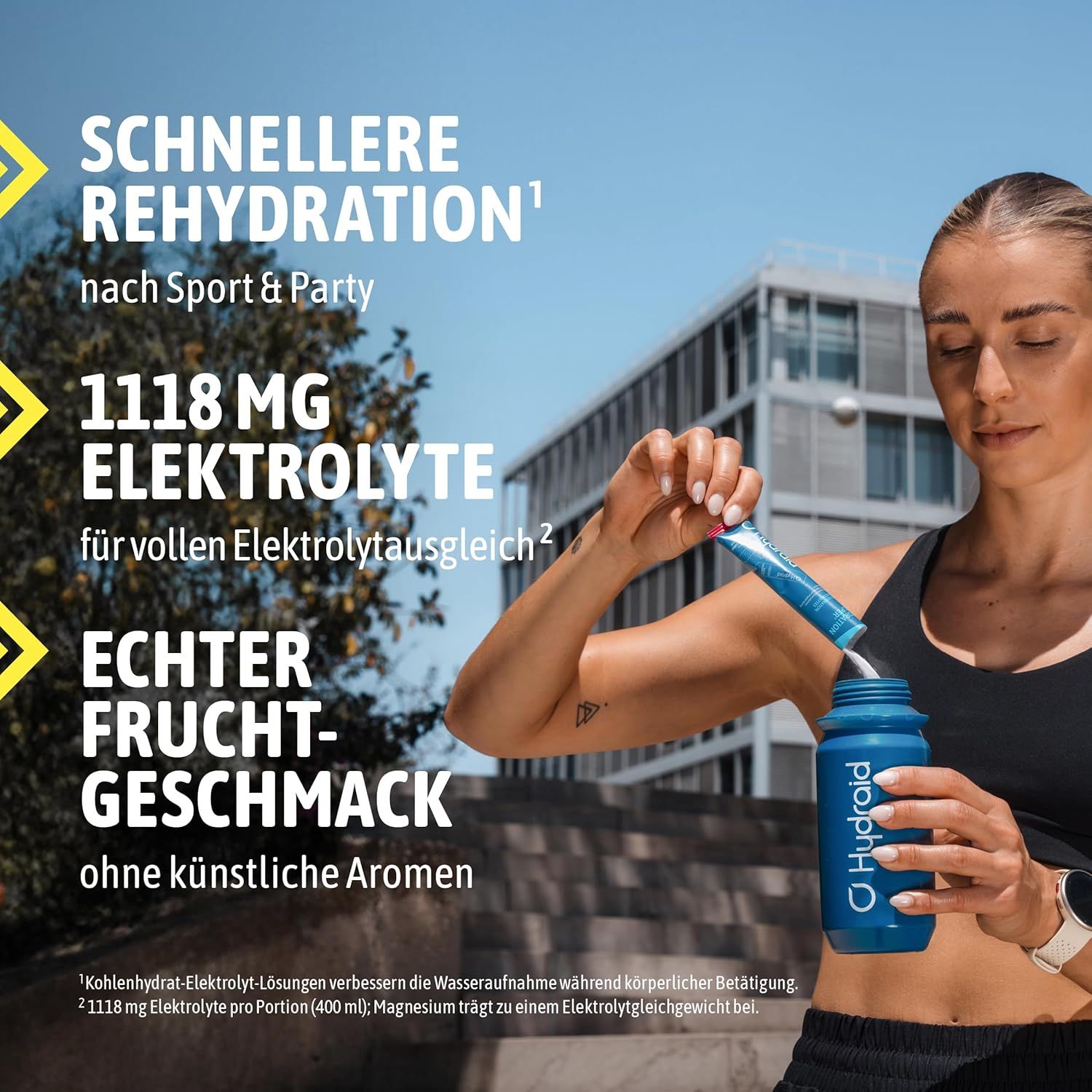 Femme mélange poudre d'électrolytes d'un stick dans une gourde. Réhydratation rapide après sport & fête.