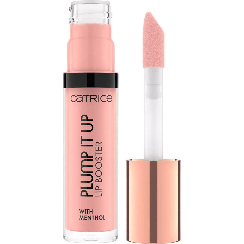 Lipglossflesje met applicator. Roze vloeistof, transparante huls, goudkleurige dop. Opschrift: Catrice, Plump It Up Lip Booster, With Menthol.