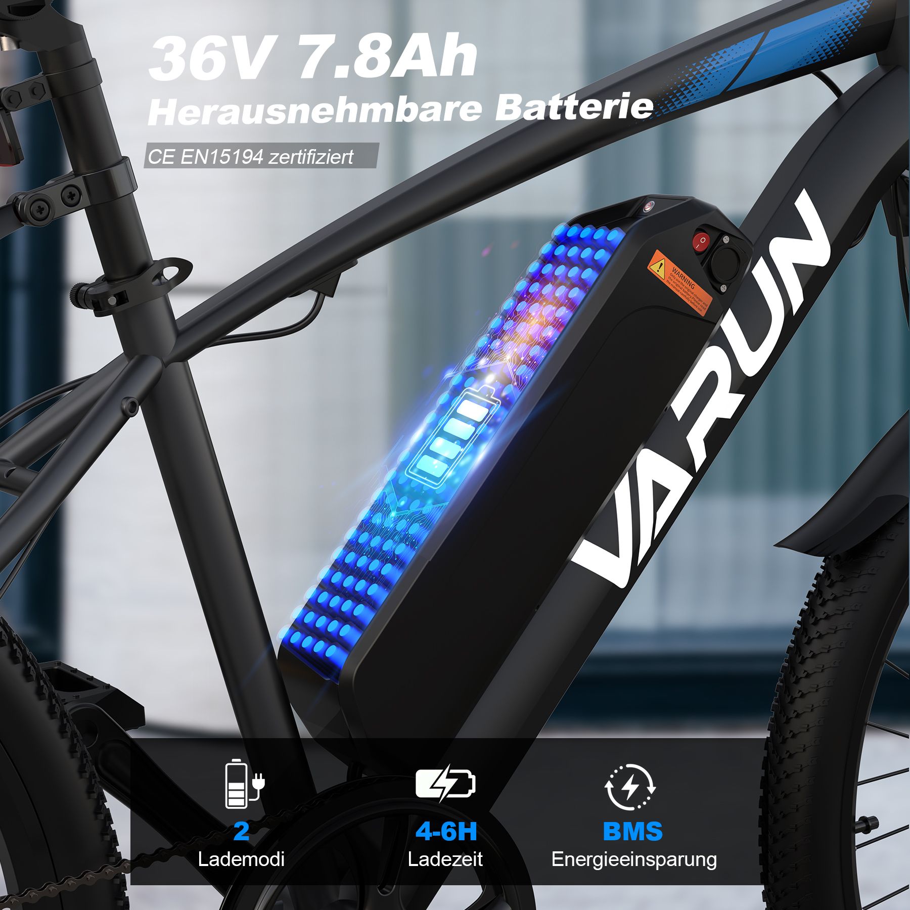 Close-up van de batterij van een e-bike. Tekst: 36V 7.8Ah, CE EN15194 gecertificeerd. 2 oplaadmodi, 4-6H oplaadtijd, BMS energiebesparing.