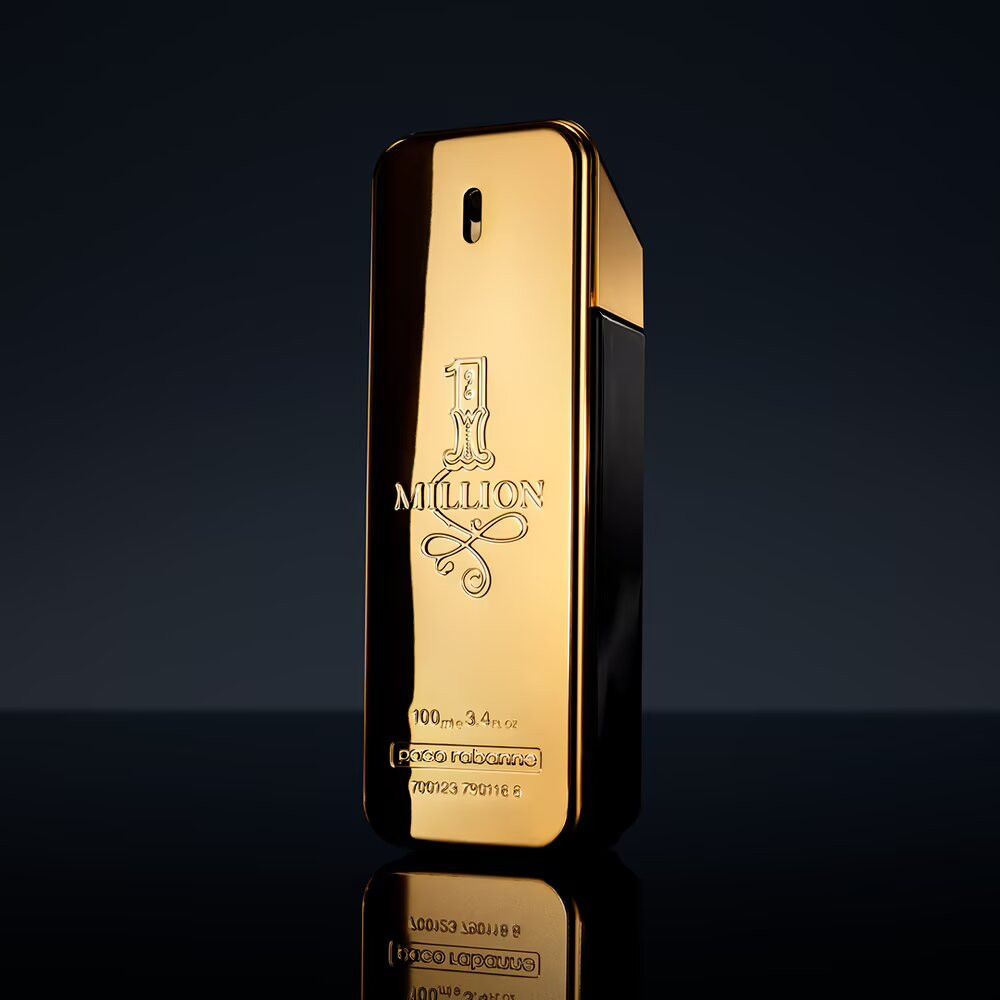 Flacon doré Paco Rabanne 1 Million. Inscription: 1 Million, 100ml.