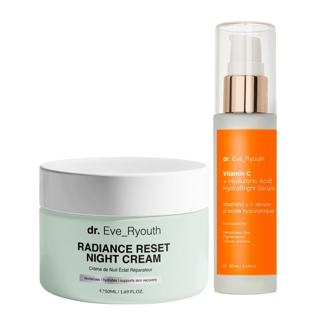 Deux produits côte à côte. Pot avec 'Radiance Reset Night Cream' et flacon 'Vitamin C Serum'.