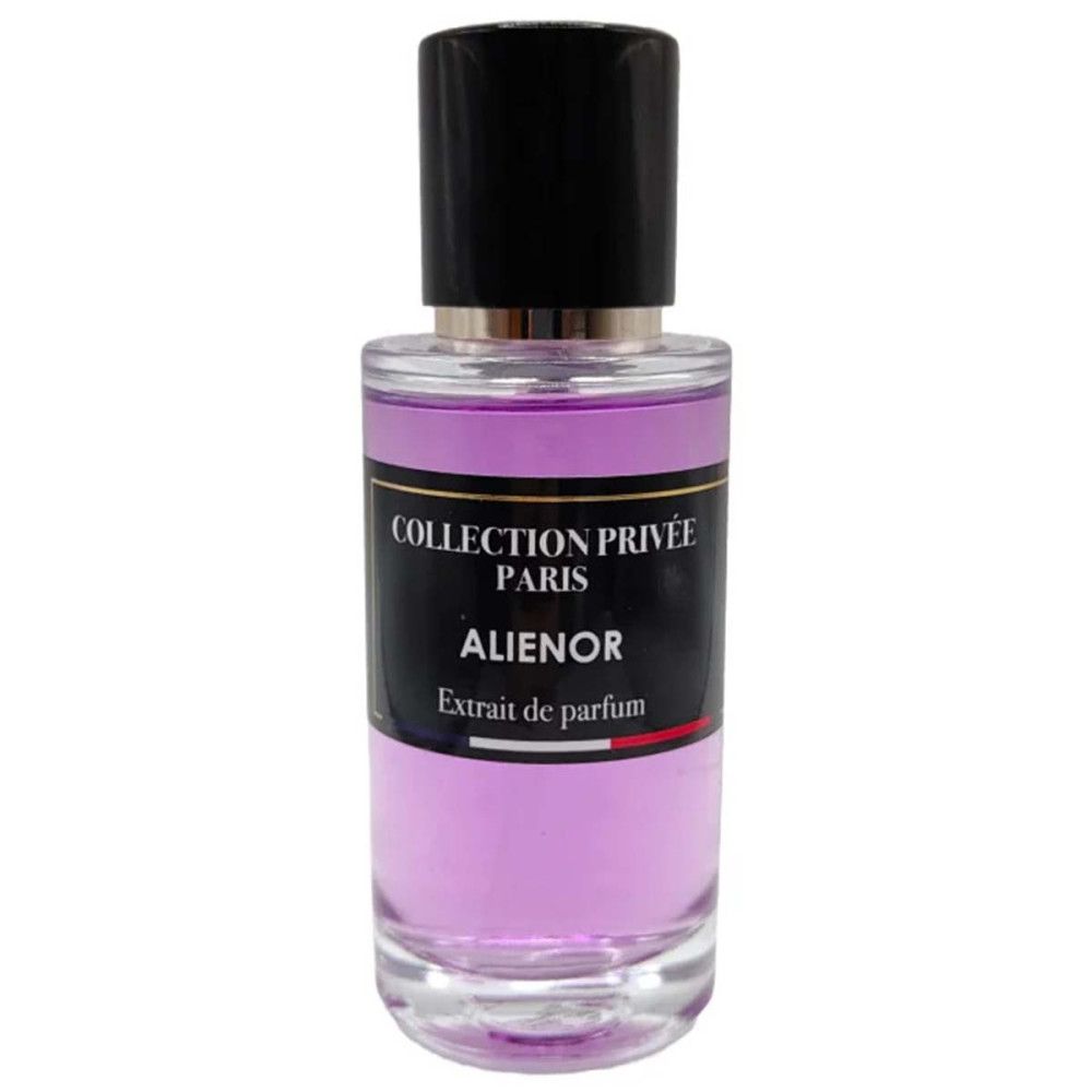 Flacon de parfum avec bouchon noir. Inscription: Collection Privée Paris, Alienor, Extrait de parfum. Liquide violet.