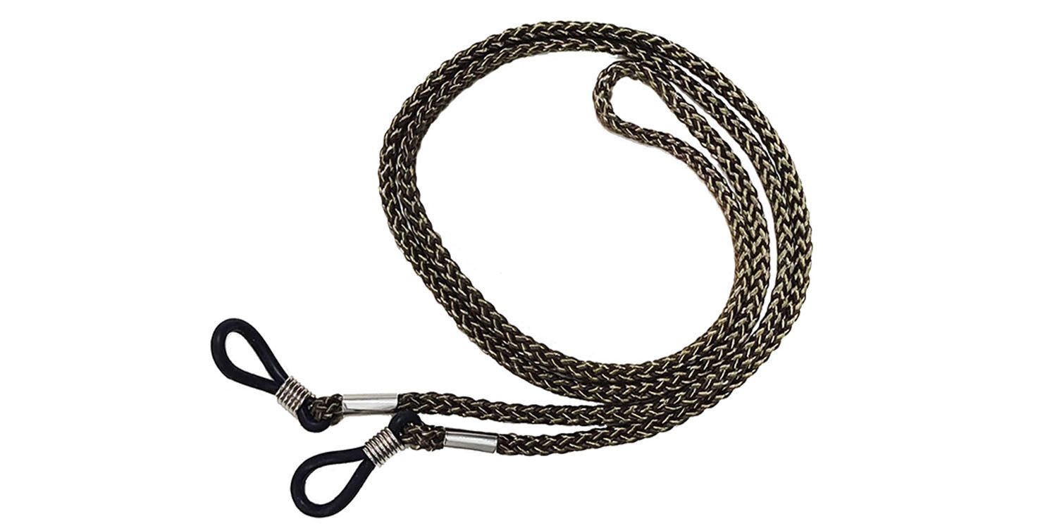 Gevlochten brillenkoord, zwart en bruin. Lussen voor bevestiging aan brillenpoten.