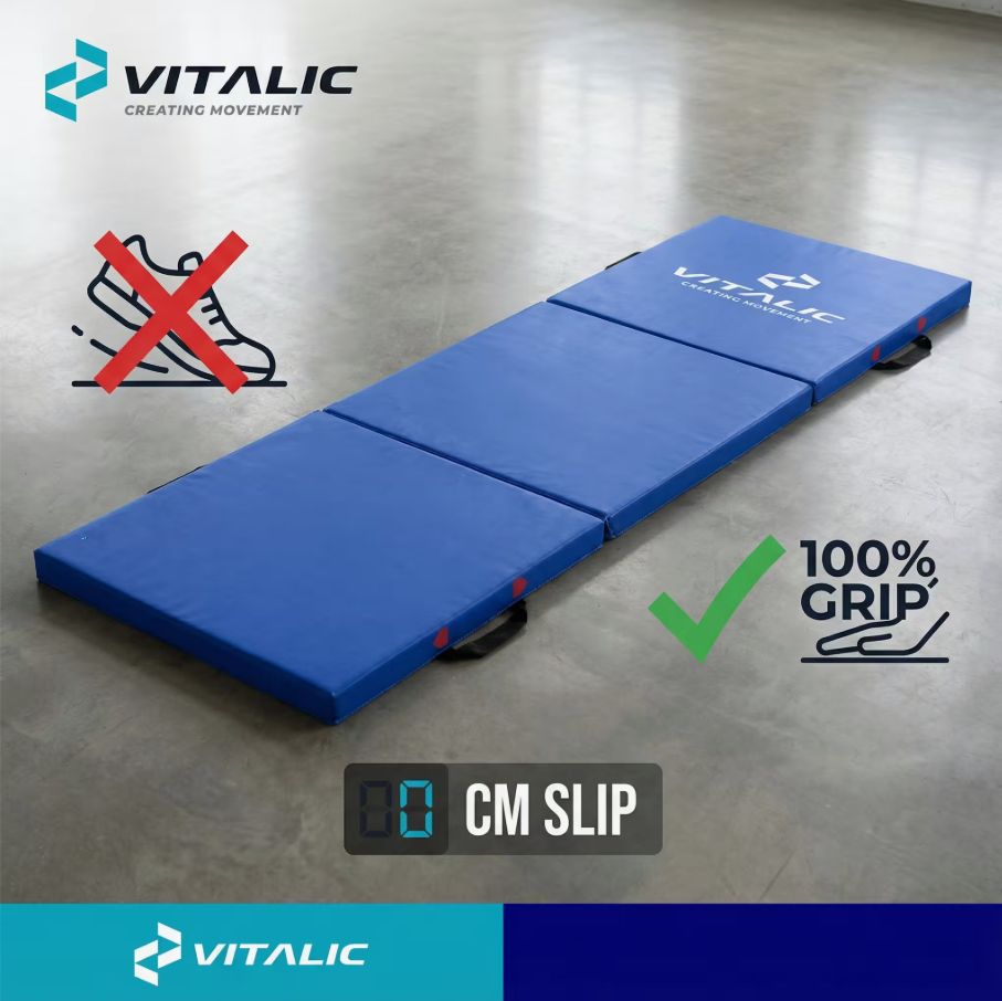 Tapis de fitness bleu avec logo et impression '100% GRIP'. Pas de symbole de chaussure.