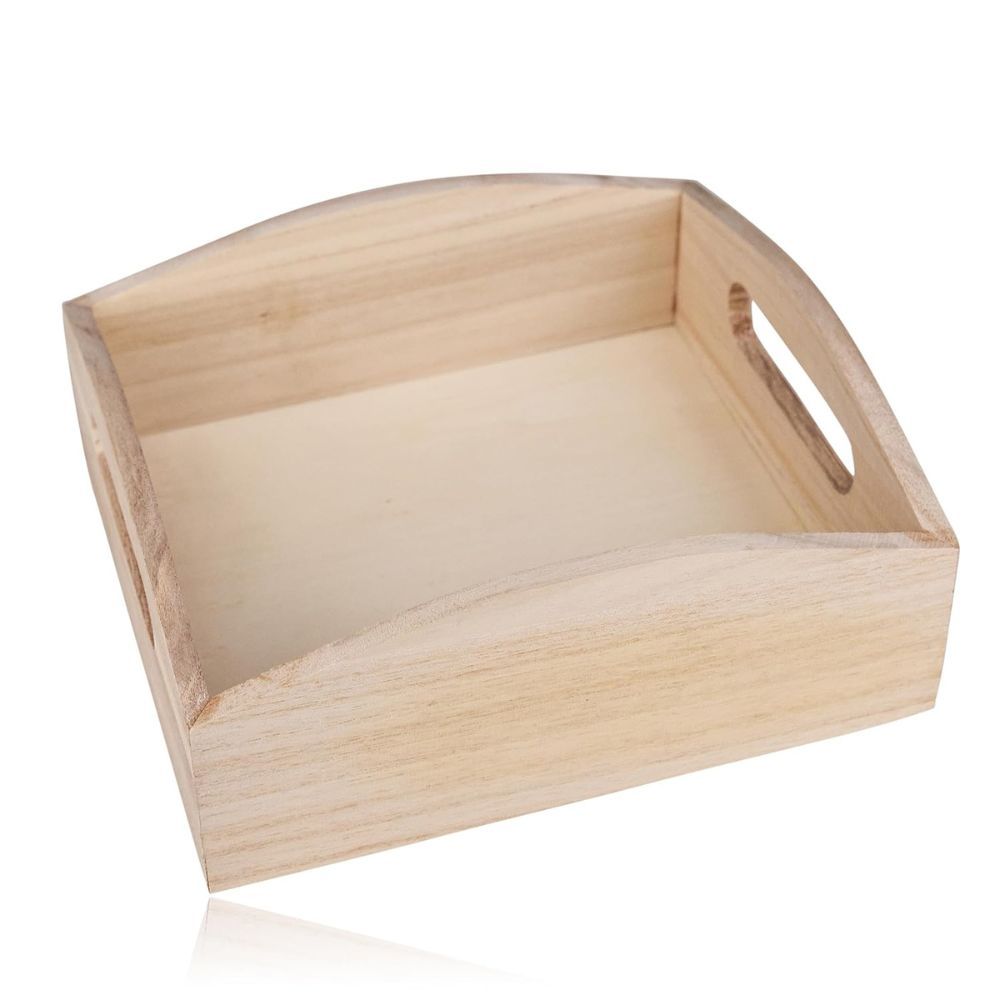 Lege, rechthoekige houten kist met handgreepopeningen. Lichte houtkleur, licht afgeronde randen.