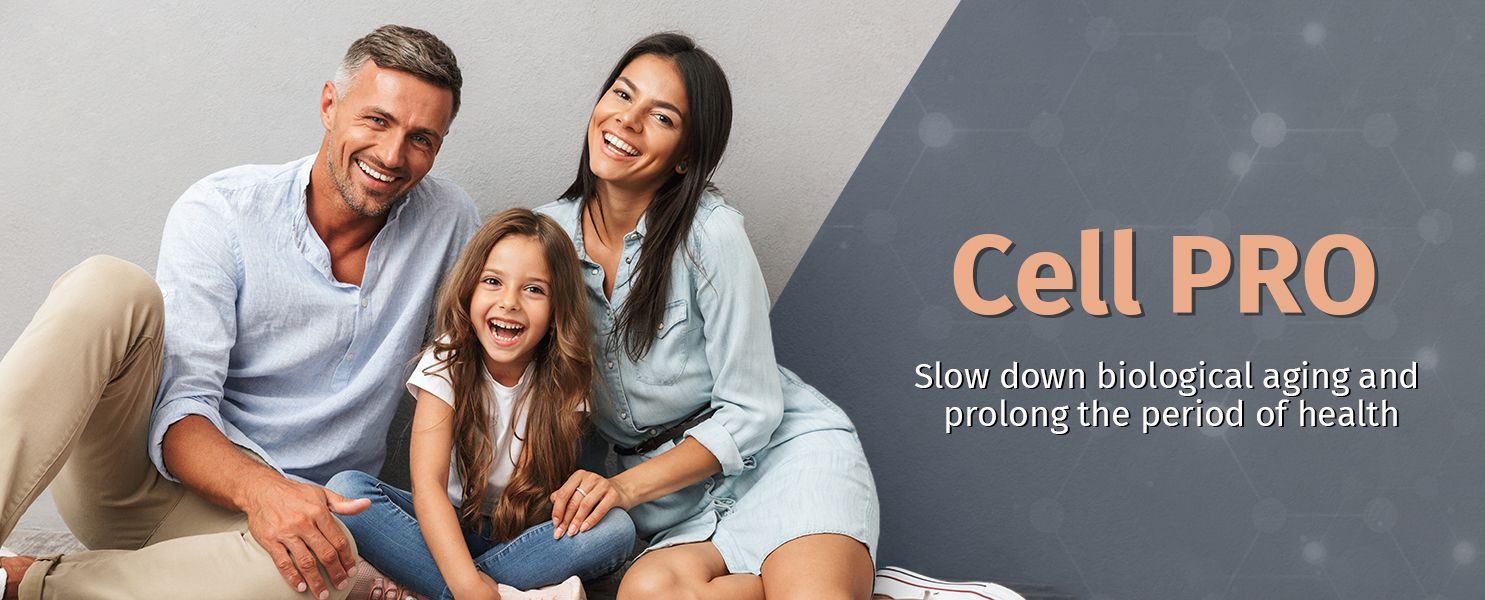 Famille assise ensemble. Texte: Cell PRO, Slow down biological aging and prolong the period of health.