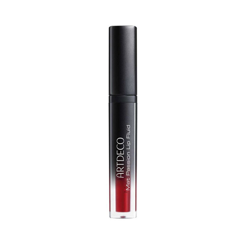 Artdeco Mat Passion Lip Fluid. Zwarte dop, transparante huls met rode inhoud. Productnaam en merk zichtbaar.