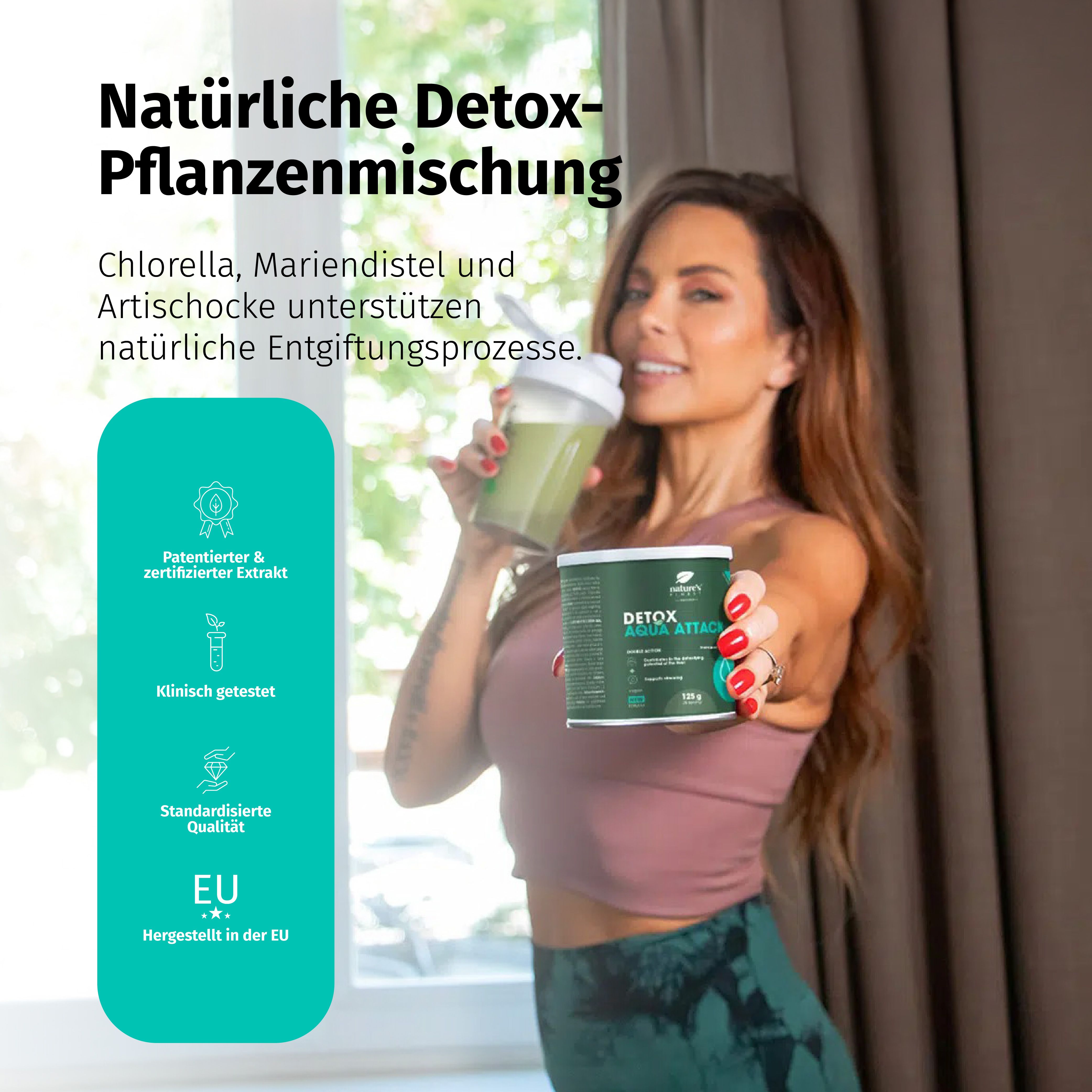 Femme tenant une boîte Nature's Finest Detox Aqua Attack, buvant dans un shaker. À gauche : sceaux et certificats.