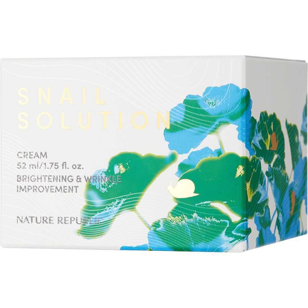 Witte doos met blauw-groene bloemen. Opschrift: Snail Solution Cream, 52 ml, Brightening & Wrinkle Improvement, NATURE REPUBLIC.