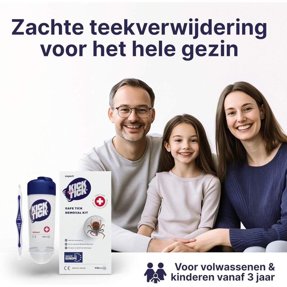 Lachende familie met kind. Product: Kick the Tick, tekenverwijderingskit. Bevat spray en pincet. Tekst: Voor het hele gezin.