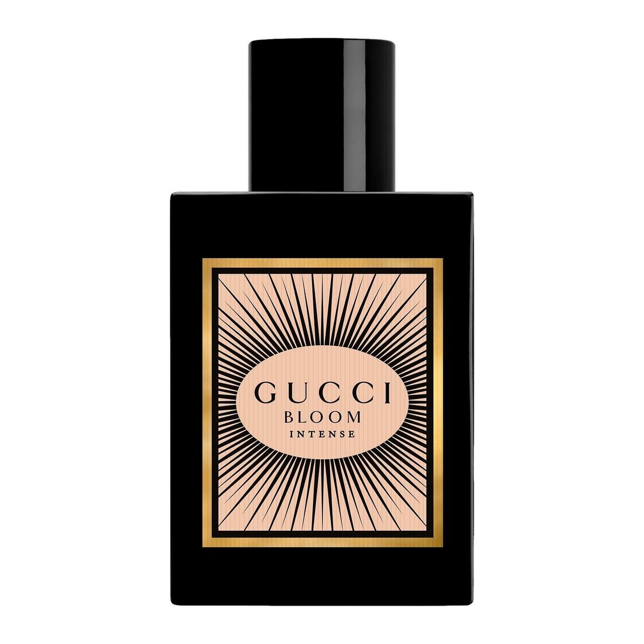 Zwarte fles met opschrift Gucci Bloom Intense. Rechthoekige vorm met zwarte dop.