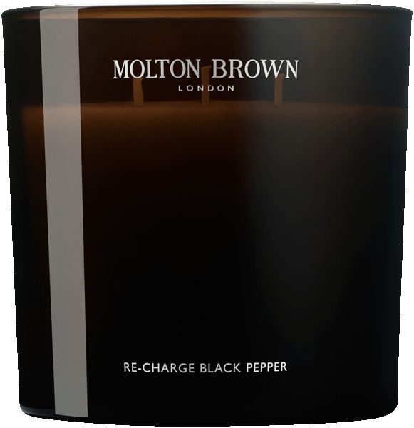 Bougie parfumée Molton Brown Re-Charge Black Pepper dans un verre foncé.