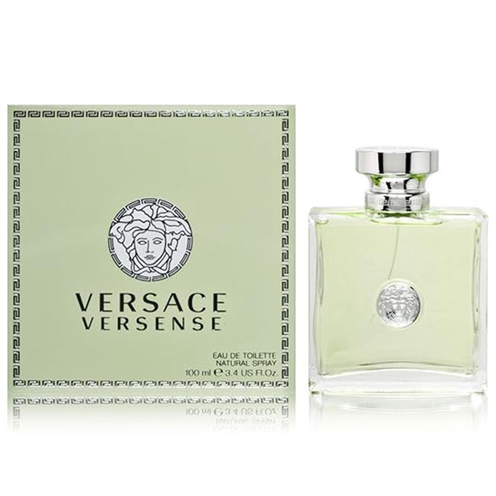 Flacon et emballage Versace Versense. Liquide verdâtre dans un flacon carré en verre avec bouchon argenté. Emballage vert clair.