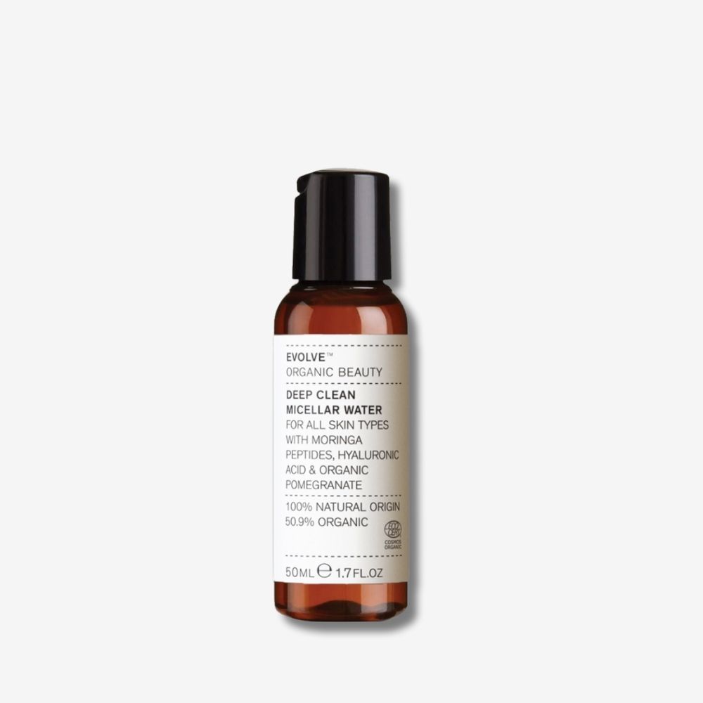 Flacon en verre brun avec bouchon rabattable noir, Evolve Organic Beauty Deep Clean Micellar Water, 50ml.