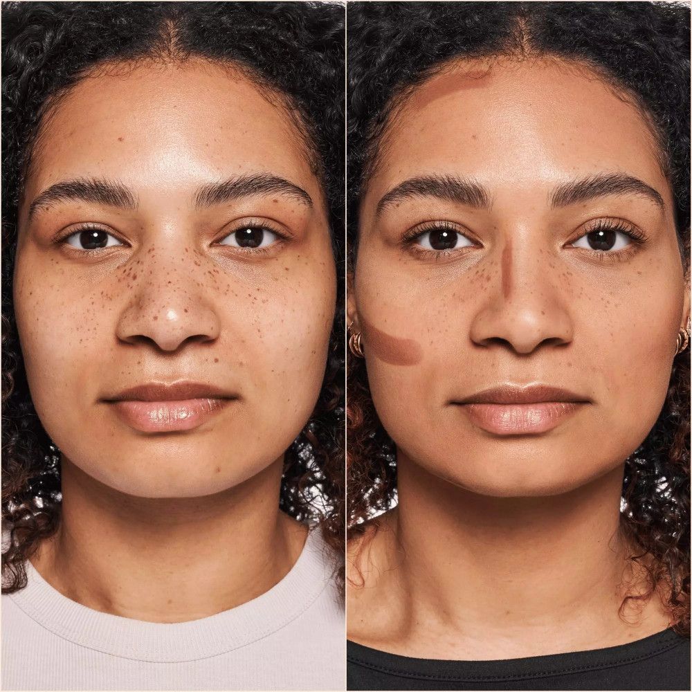 Voor-en-na vergelijking. Een vrouw met een ongeschminkt gezicht en een vrouw met contouring. Contouring op voorhoofd, wangen en kaak.