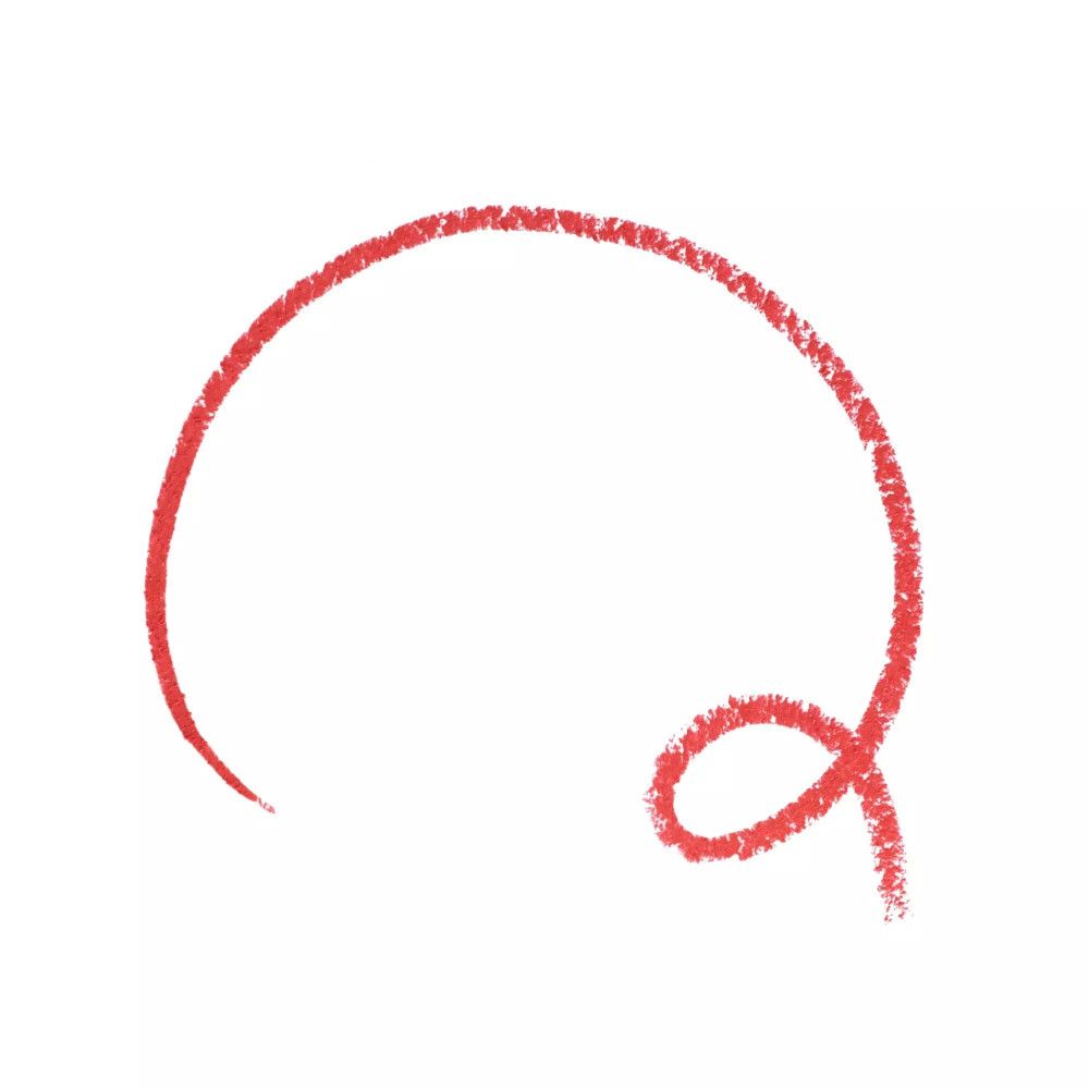 Rode lippenstiftstreep in de vorm van een halve cirkel met een lus aan het einde, op een witte achtergrond.