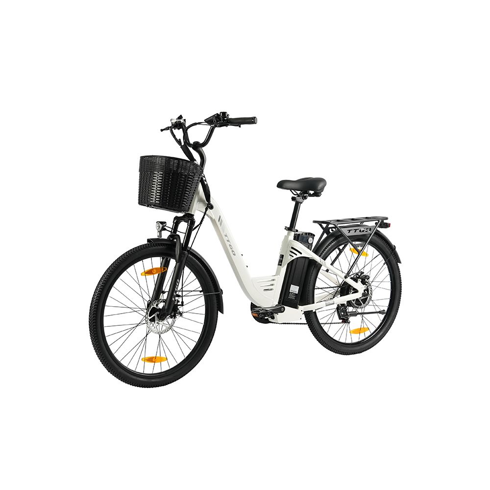 Witte elektrische fiets met zwarte mand, bagagerek en banden. Shimano 7-versnellingsversnelling.