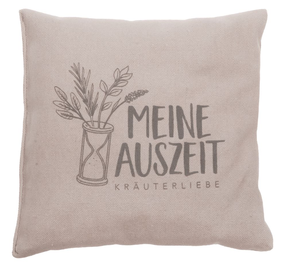 Coussin d'herbes beige avec impression. Motif : herbes dans un vase, inscription "MEINE AUSZEIT" et "KRÄUTERLIEBE". Forme carrée.