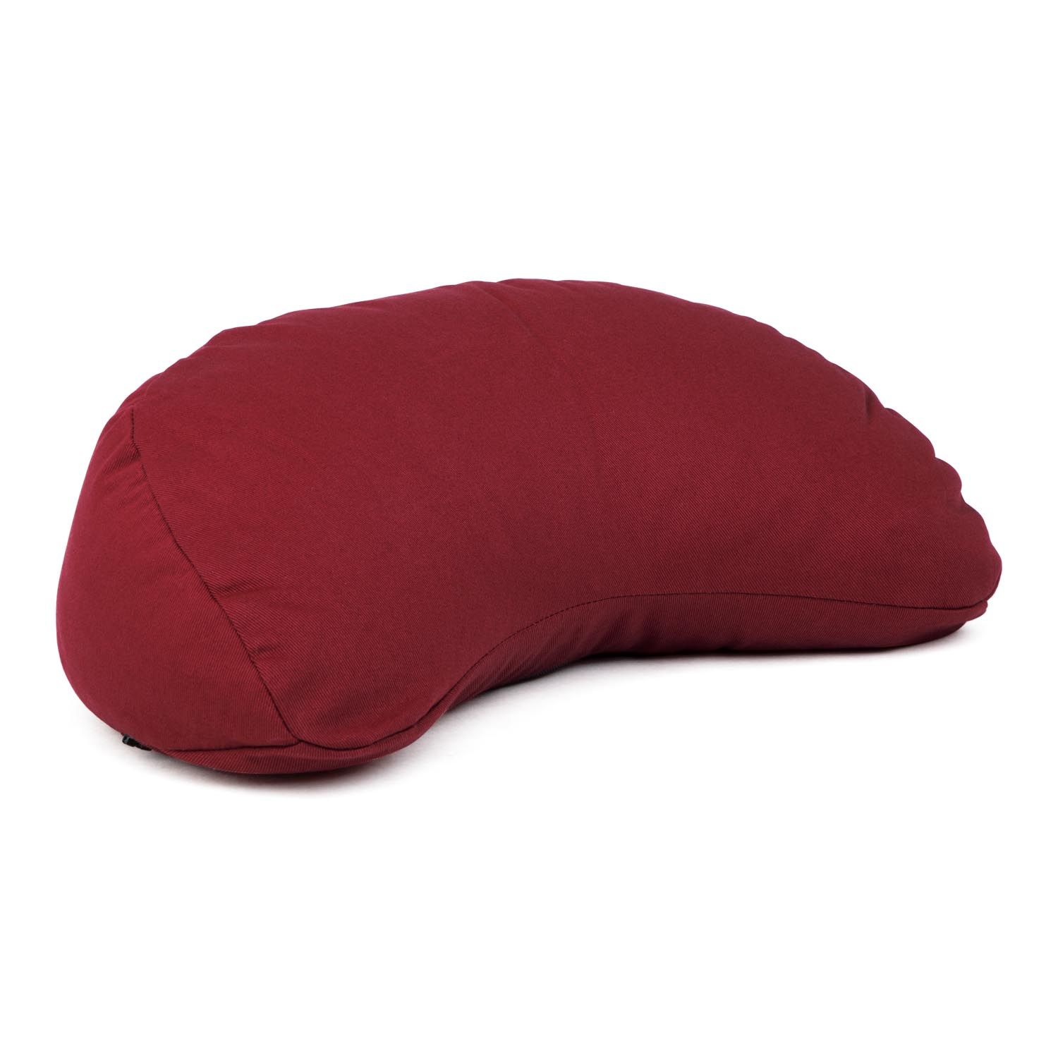 Coussin de méditation bordeaux en demi-lune en tissu, vu de côté.