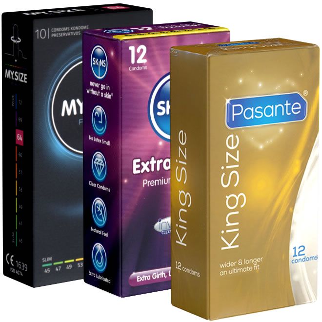Trois boîtes de préservatifs. Marques : MySize, Skins, Pasante. Inscriptions : King Size, Extra Girth, 10, 12 préservatifs.