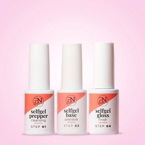 Drie flesjes nagellak. Opschriften: 'selfgel prepper', 'selfgel base', 'selfgel gloss'. PN-logo.