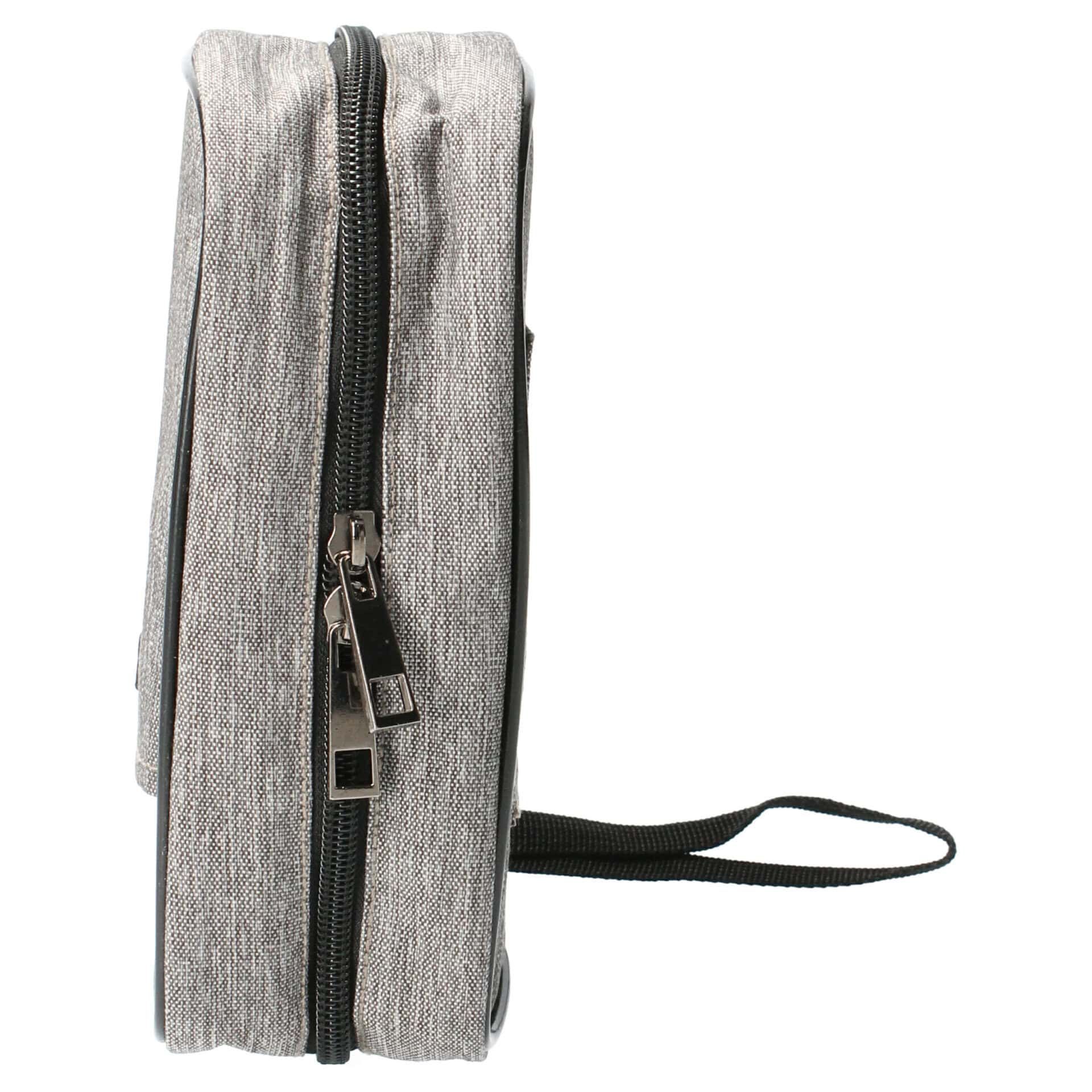 Sac gris avec fermeture éclair noire et poignée. Deux fermetures éclair et une poignée.