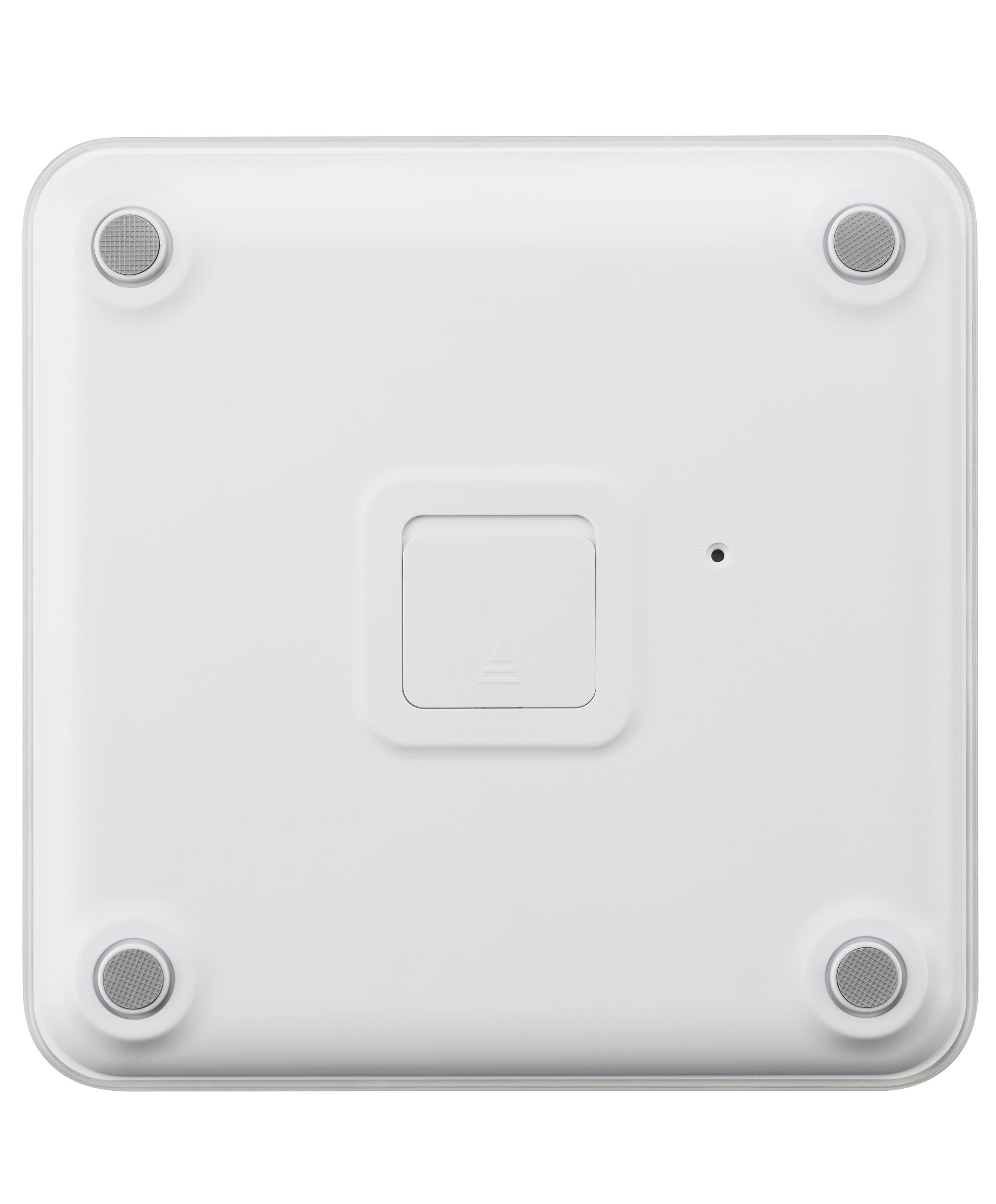Onderkant van een witte lichaamsanalyseweegschaal. Met batterijvak en antislipvoetjes.