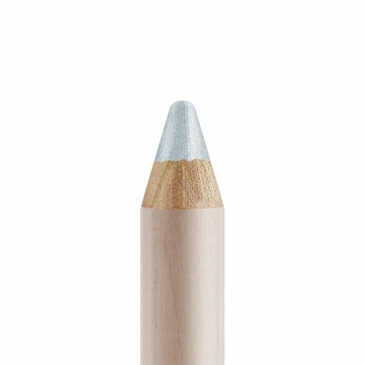 Close-up van de punt van een Artdeco Green Couture Smooth Eyeshadow Stick. Zilveren punt op houten potlood.