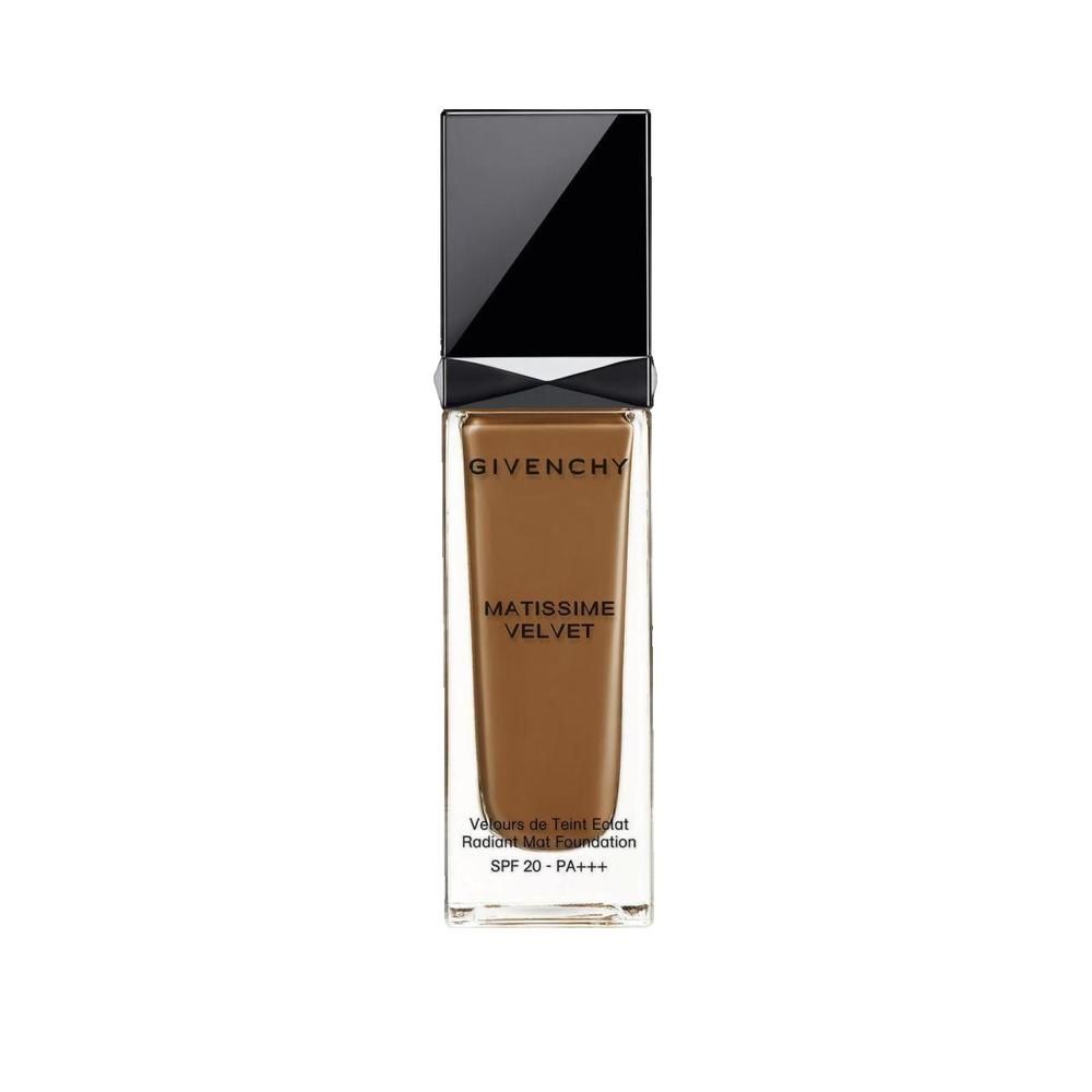 Fond de teint liquide matifiant Givenchy. Flacon en verre avec bouchon noir. Inscription: Matissime Velvet, SPF 20.