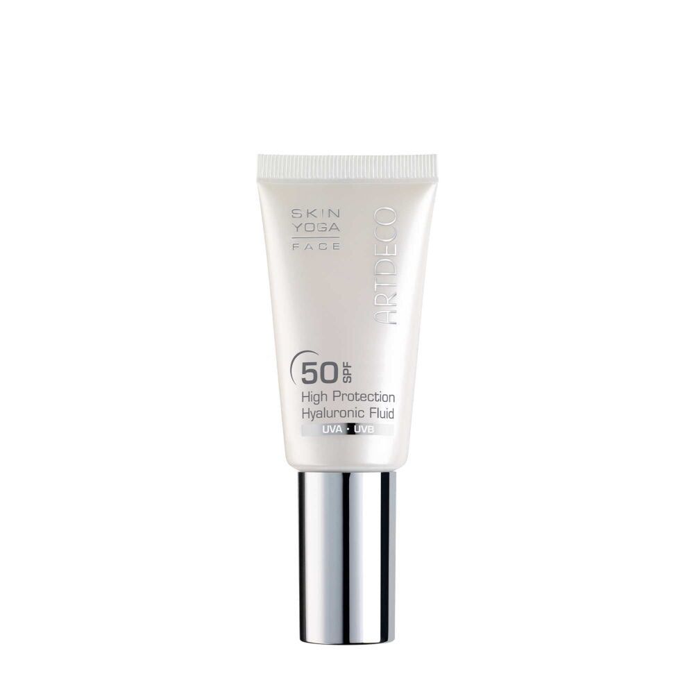 Artdeco Skin Yoga Face Fluid. Witte tube met SPF 50. Zilveren dop. Tekst: High Protection Hyaluronic Fluid.