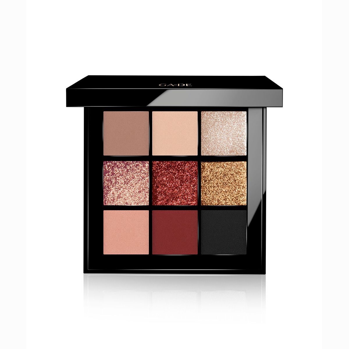 Palette de fards à paupières Ga-De Velveteen. Palette carrée noire avec 9 teintes de différentes couleurs et finitions.