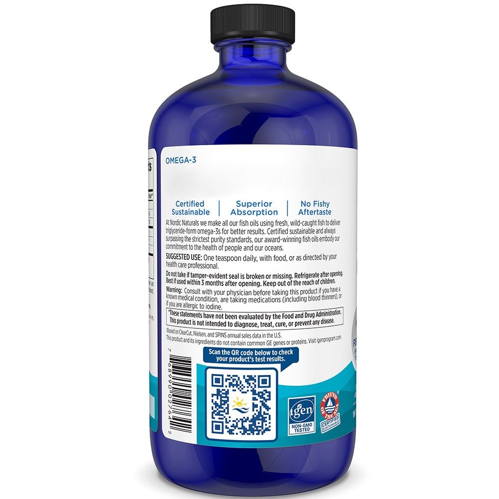 Achterkant van de Nordic Naturals Omega-3 fles. Toont certificeringen en gebruiksaanwijzing.
