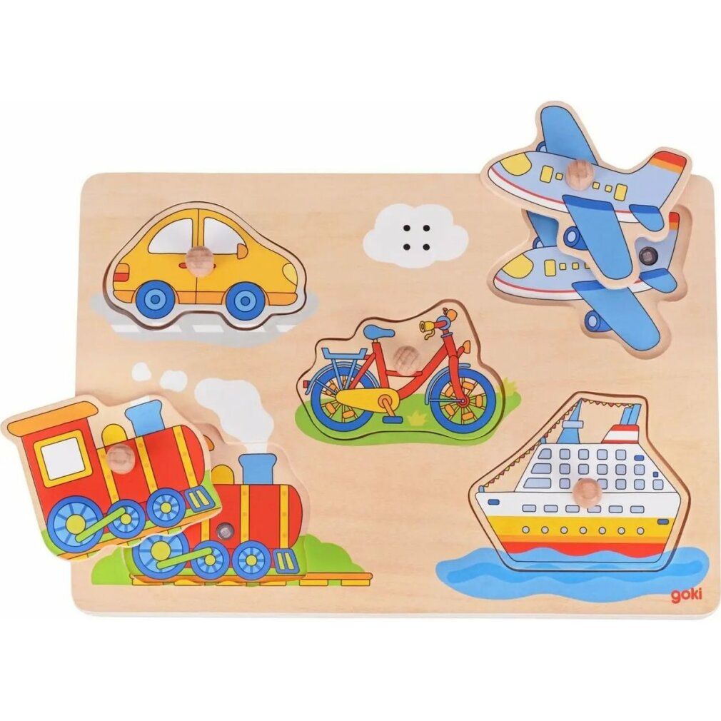 Houten puzzel met 5 voertuigen. Gele auto, rode trein, blauw vliegtuig, rode motor en schip. Goki logo.