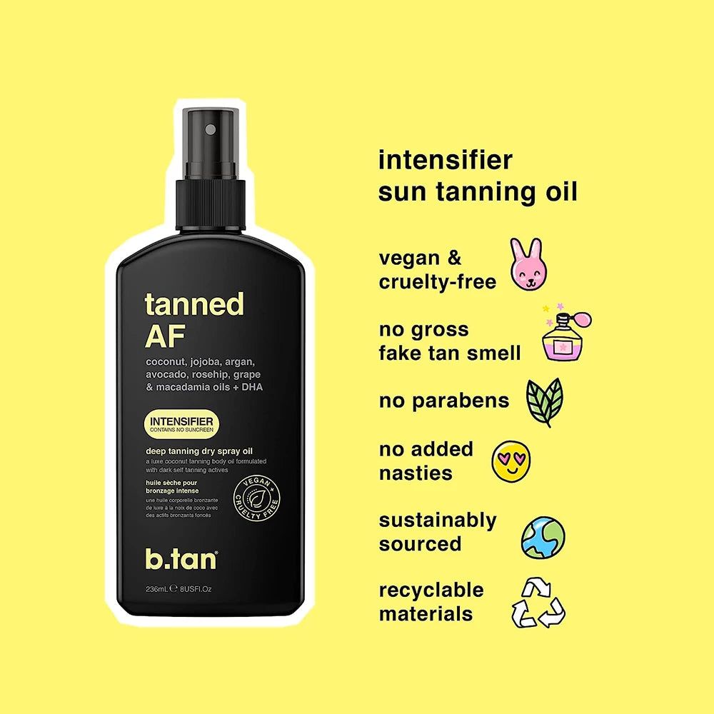 Zwarte sprayfles met 'tanned AF' en 'b.tan'. Bevat kokos, jojoba, argan, avocado, rozenbottel, druif & macadamia oliën + DHA. Vegan.
