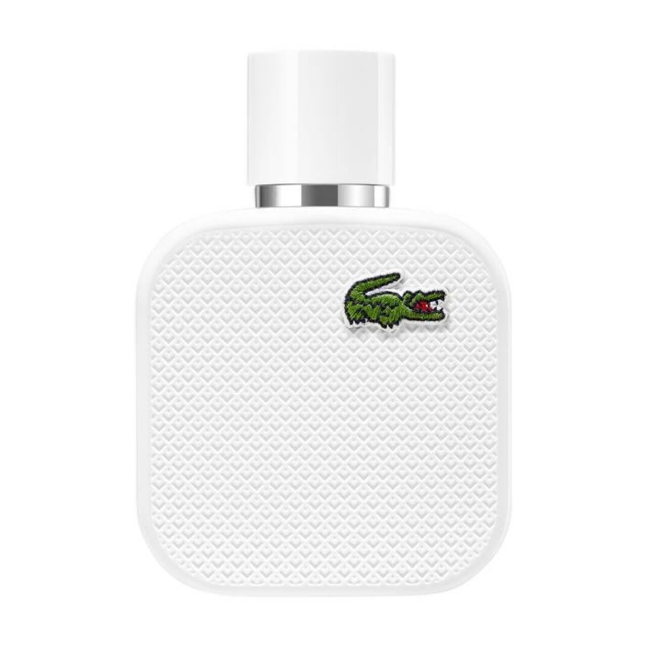 Flacon blanc carré texturé, logo crocodile vert. Col argenté, bouchon blanc. Parfum.