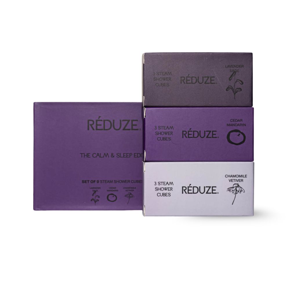 Doos met 3 kleinere dozen. Opschrift: RÉDUZE, The Calm & Sleep Edit, 3 Steam Shower Cubes.