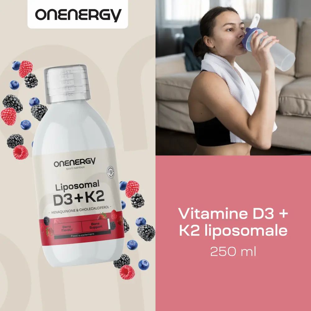 OnEnergy D3+K2 liposomale, 250 ml. Femme boit. Bouteille avec baies. Nutrition sportive.