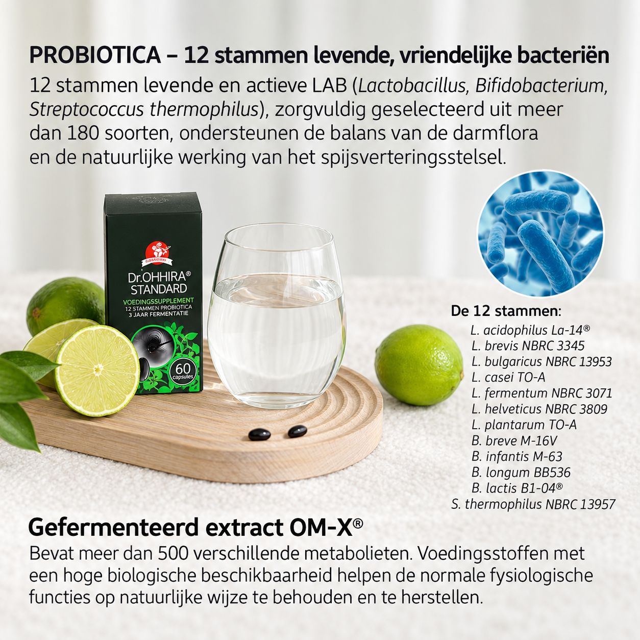 Dr. Ohhira Standard probiotica doos met 60 capsules, ernaast een glas water, twee capsules en limoenpartjes op een houten schaal.