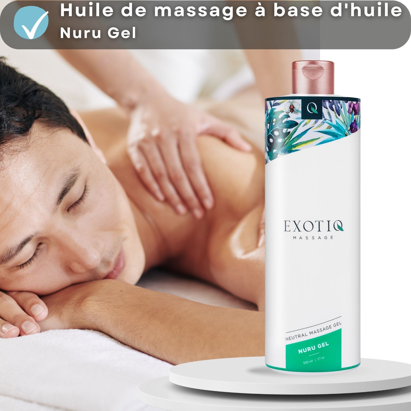 Homme reçoit un massage. Flacon blanc. Inscription: EXOTIQ MASSAGE. Bouchon rose.