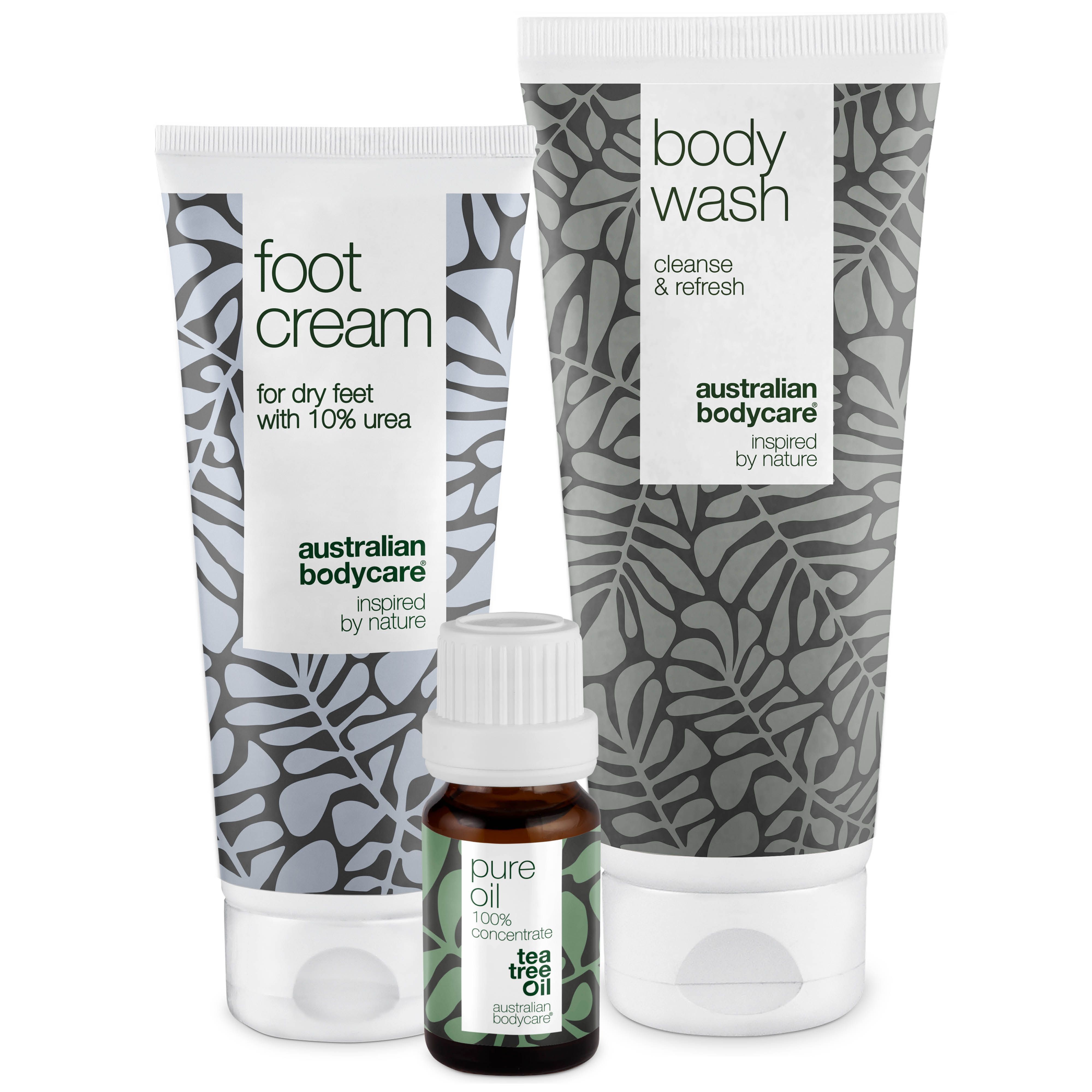 Trois produits : crème pour les pieds, gel douche et huile d'arbre à thé. Tube de crème pour les pieds avec texte. Tube de gel douche avec motif. Flacon d'huile d'arbre à thé.