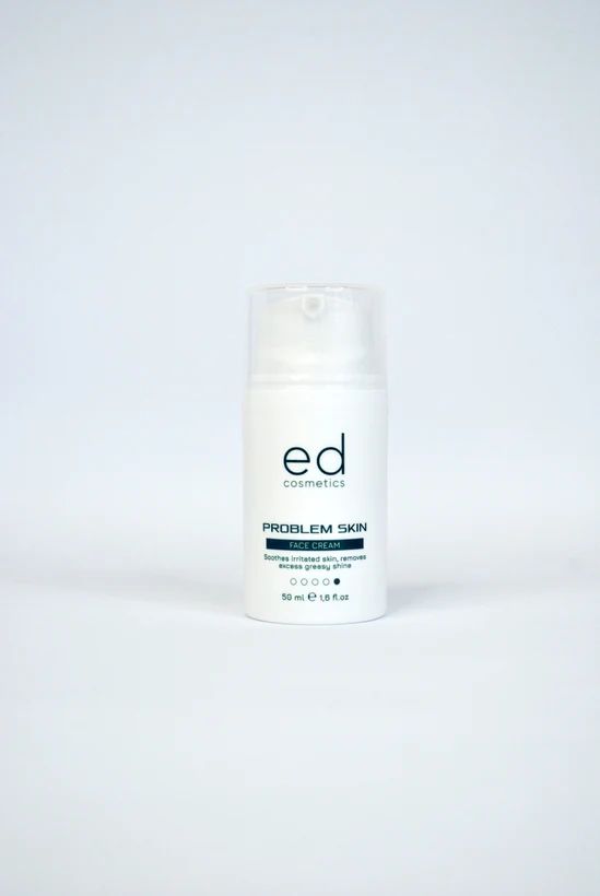 Flacon pompe blanc avec "ed cosmetics" et "PROBLEM SKIN FACE CREAM".