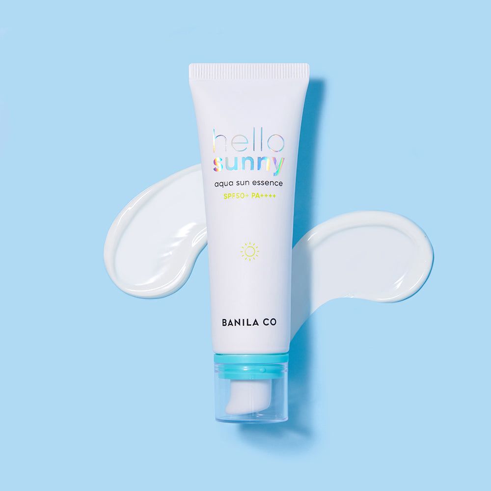 BANILA CO Hello Sunny Aqua Sun Essence SPF50+ PA++++ avec échantillon de produit.